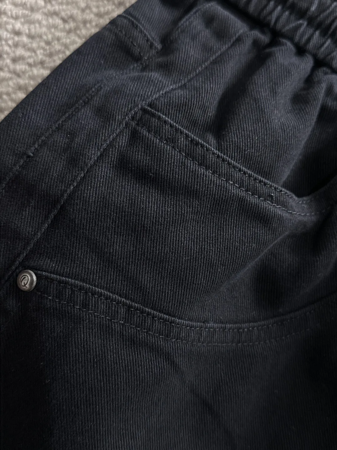 Next day shipment P160 Premium Balenciaga 2026 Spring/Summer New Arrival elastic band casual shorts, counter-customized fabrics Breathable, high comfort, impeccable details, brand element design concept, reflecting high quality. It feels delicate and soft! It presents a casual cut and the upper body shape is great! Sizes:S-3XL